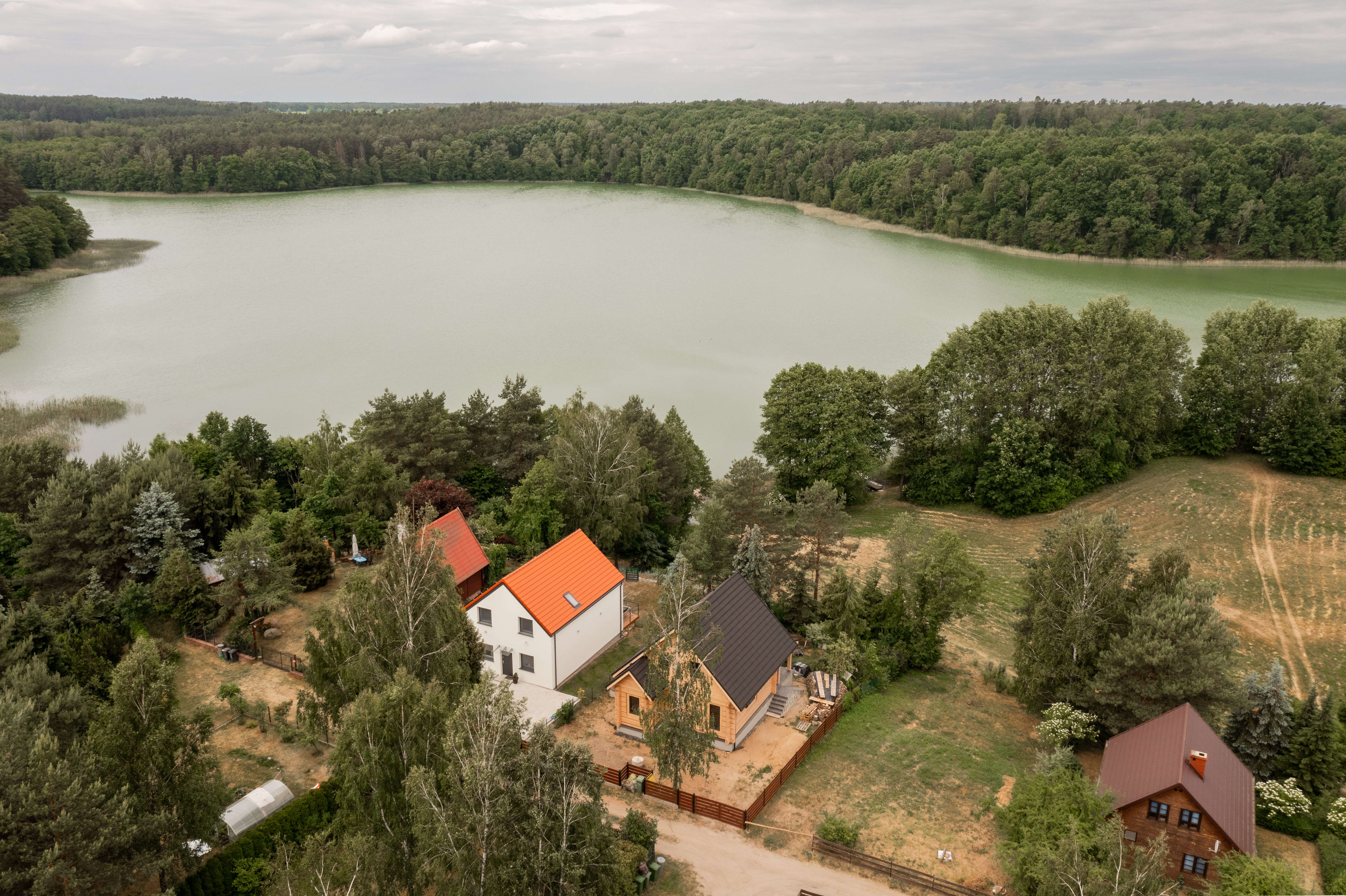 GajaHouse — dom i jezioro z powietrza